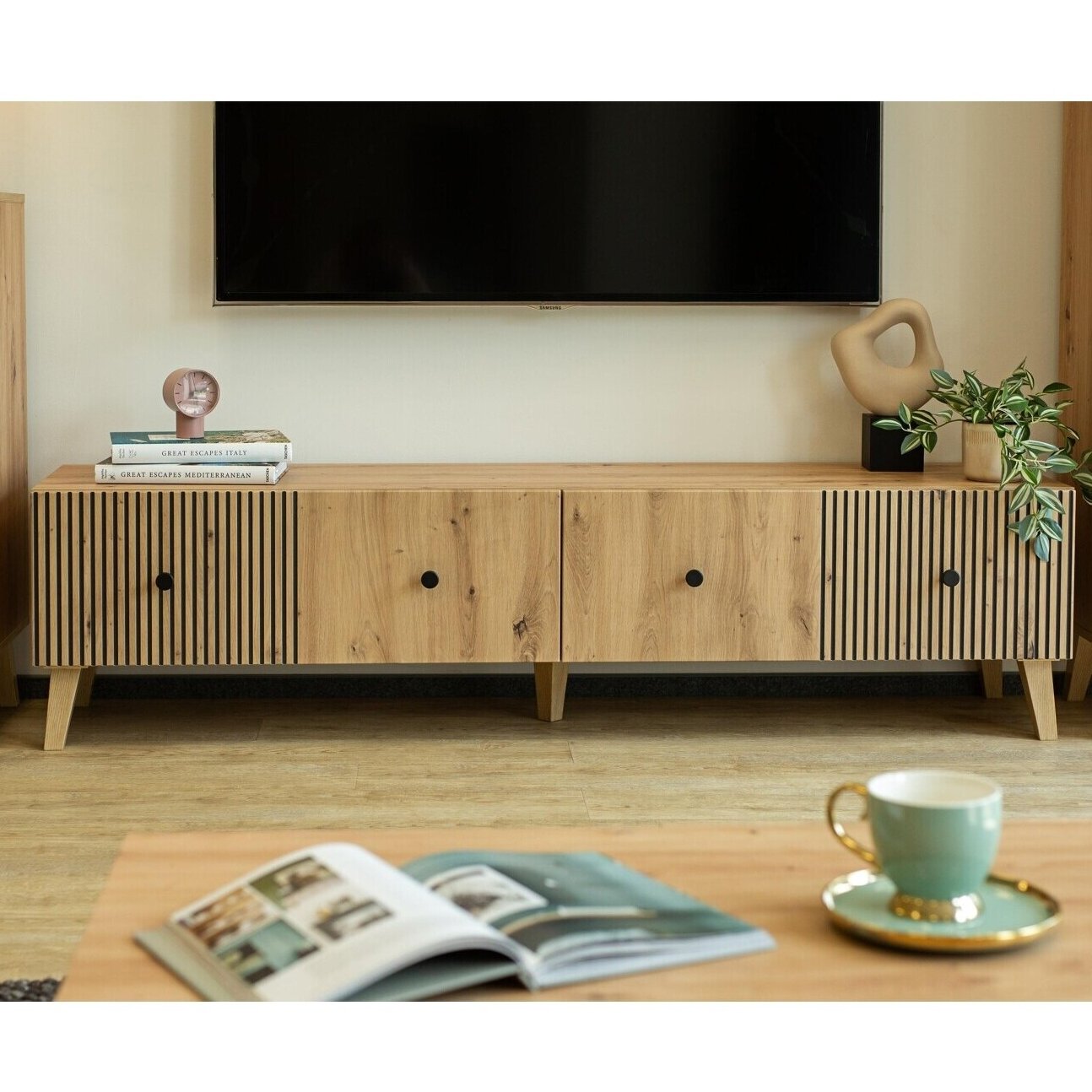 TV staliukas "BERLIN" 1