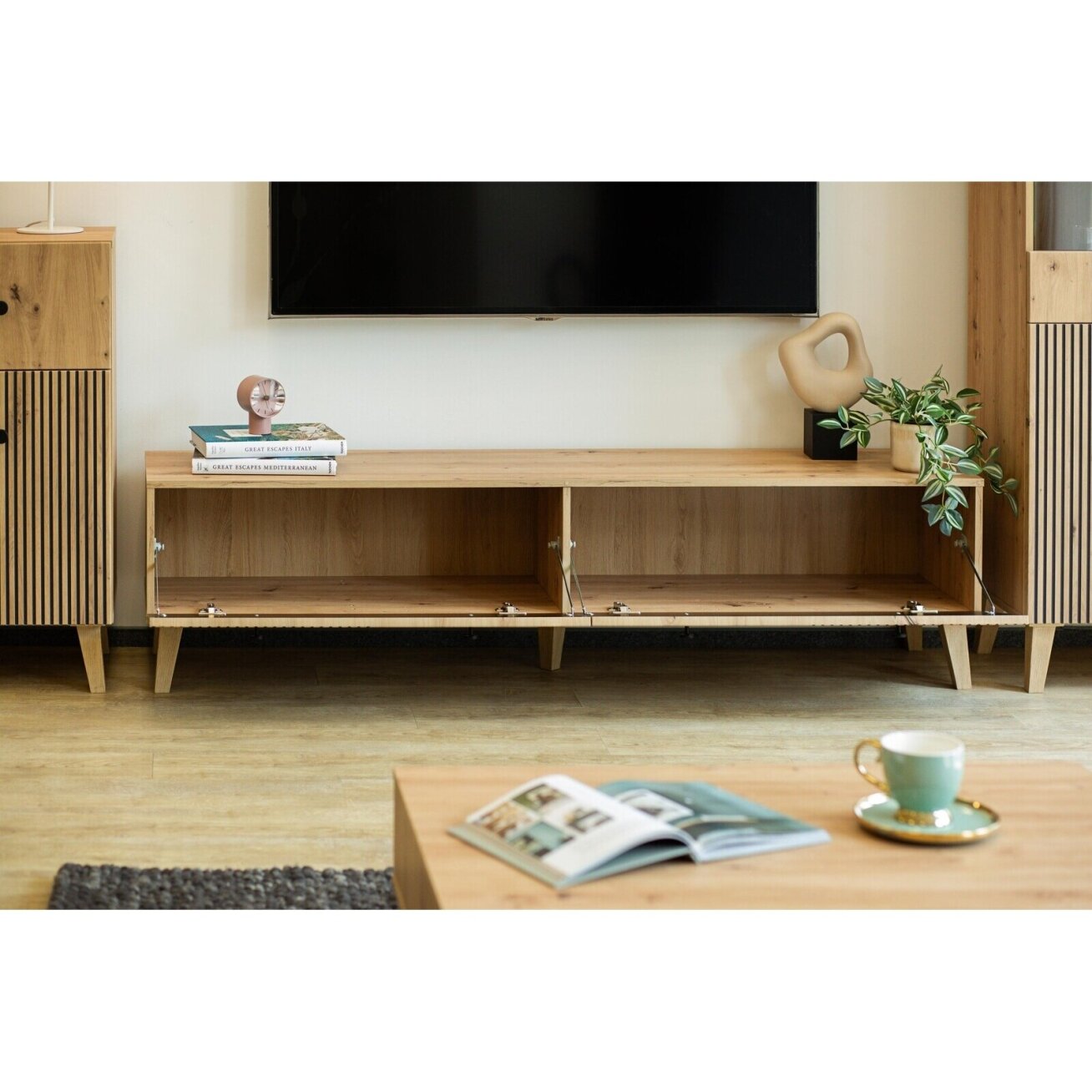 TV staliukas "BERLIN" 4
